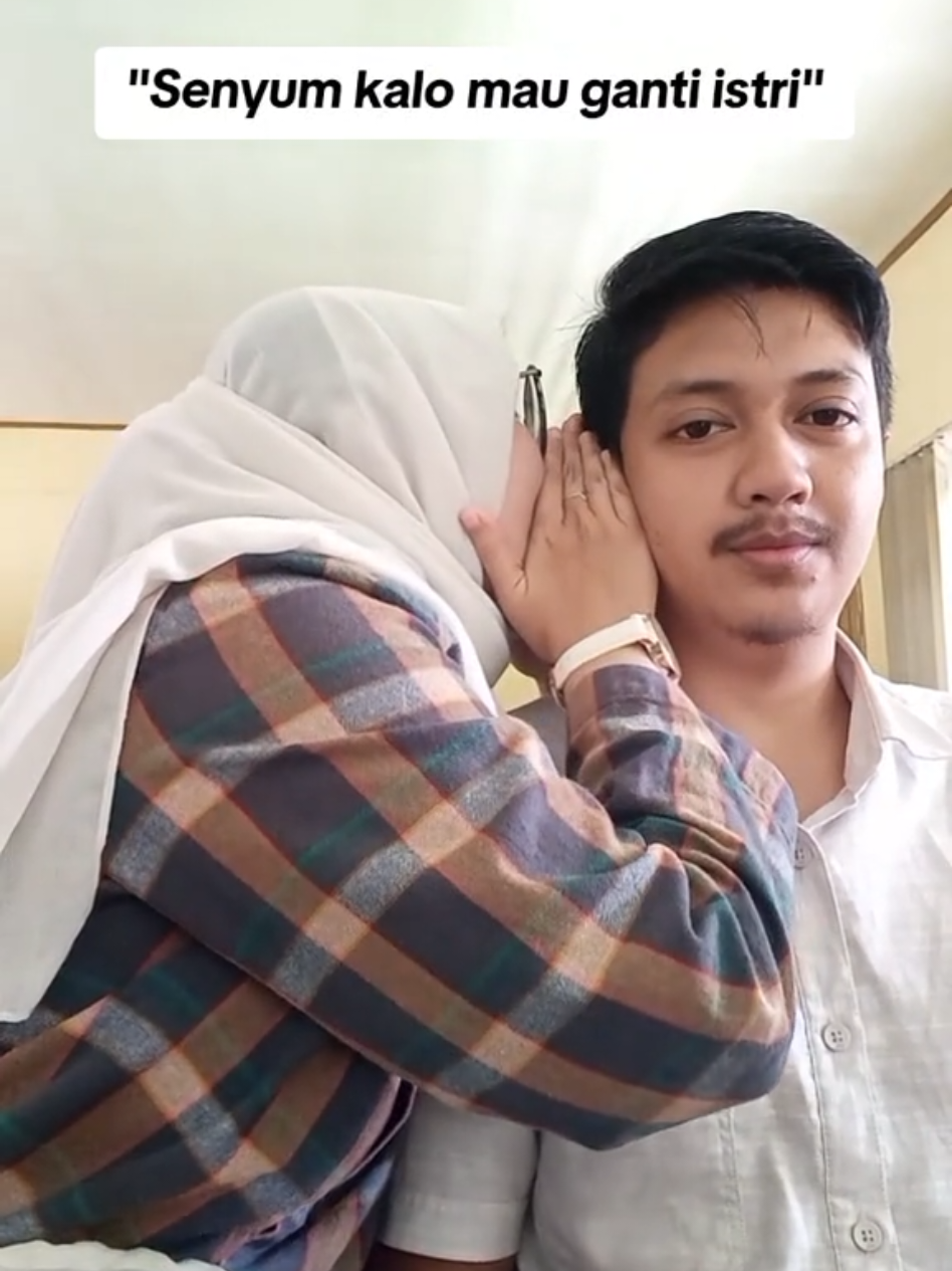 udah ketebak bgt kan suami gw mah bakal ketawa sakit hati bgt 😌 #pasutrikocak #suamiistrikocak #suamilebihmuda 