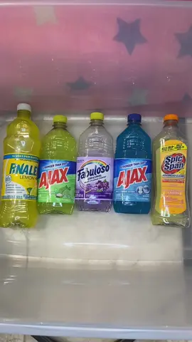 Starting a suds bucket so I can squeeze over and over and over 🫧🫧🫧