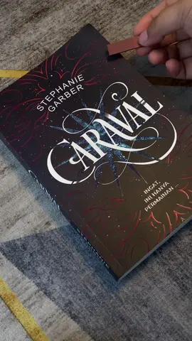 currently reading unlock : Caraval 🎪🎟️💌💃🏻🎩🪄✨ #caraval #stephaniegarber #BookTok #annotatedbooks 