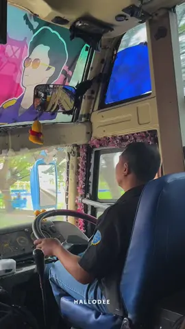 Moment saat Mas Andrian menyapa mania di Pom RingRoad Madiun😁 - #sumbergroup #pelurumalam #busmaniacommunity #madiun24jam #hallodee  @Massandhi @DapaaaTok @CCTV RINGROAD MADIUN 