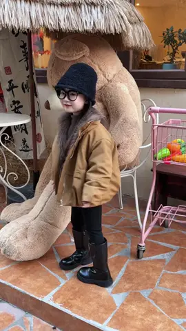 Áo khoác cho bé#setchobegai #odaycaigicungban #stylehanchobe 