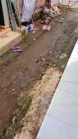 belom 100 hari bapak meninggal dia udah berani kaya gini