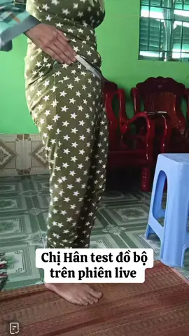 Người mẫu Hân Nguyễn test đồ bộ trên live #hannguyen #funny 