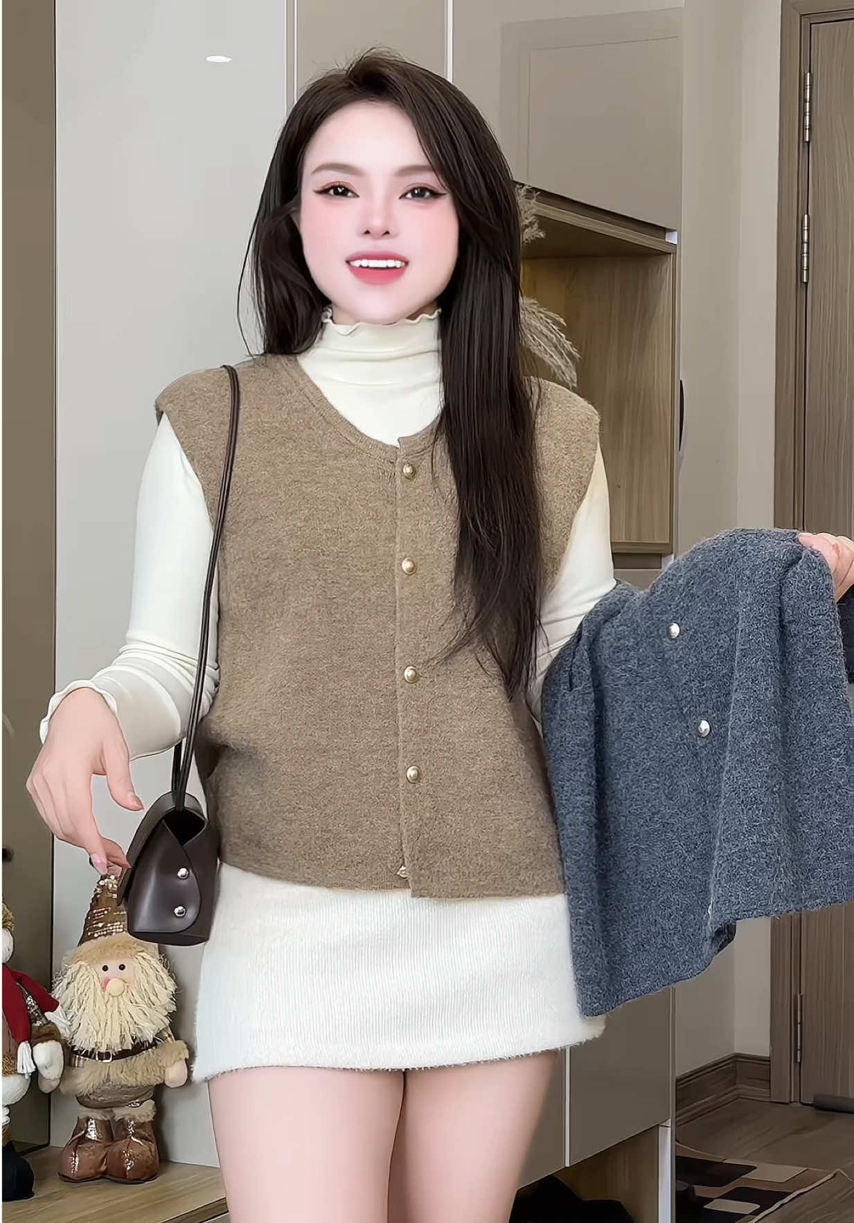 Áo Gile len dệt kim cúc đồng cao cấp thiết kế trẻ trung xinh xỉuu chị em ơiii #gile #gilephao #gilenu #phaogile