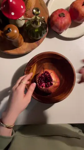 نصيبك في حياتك من حبيب نصيبك في منامك من خيال !  - المتنبي 