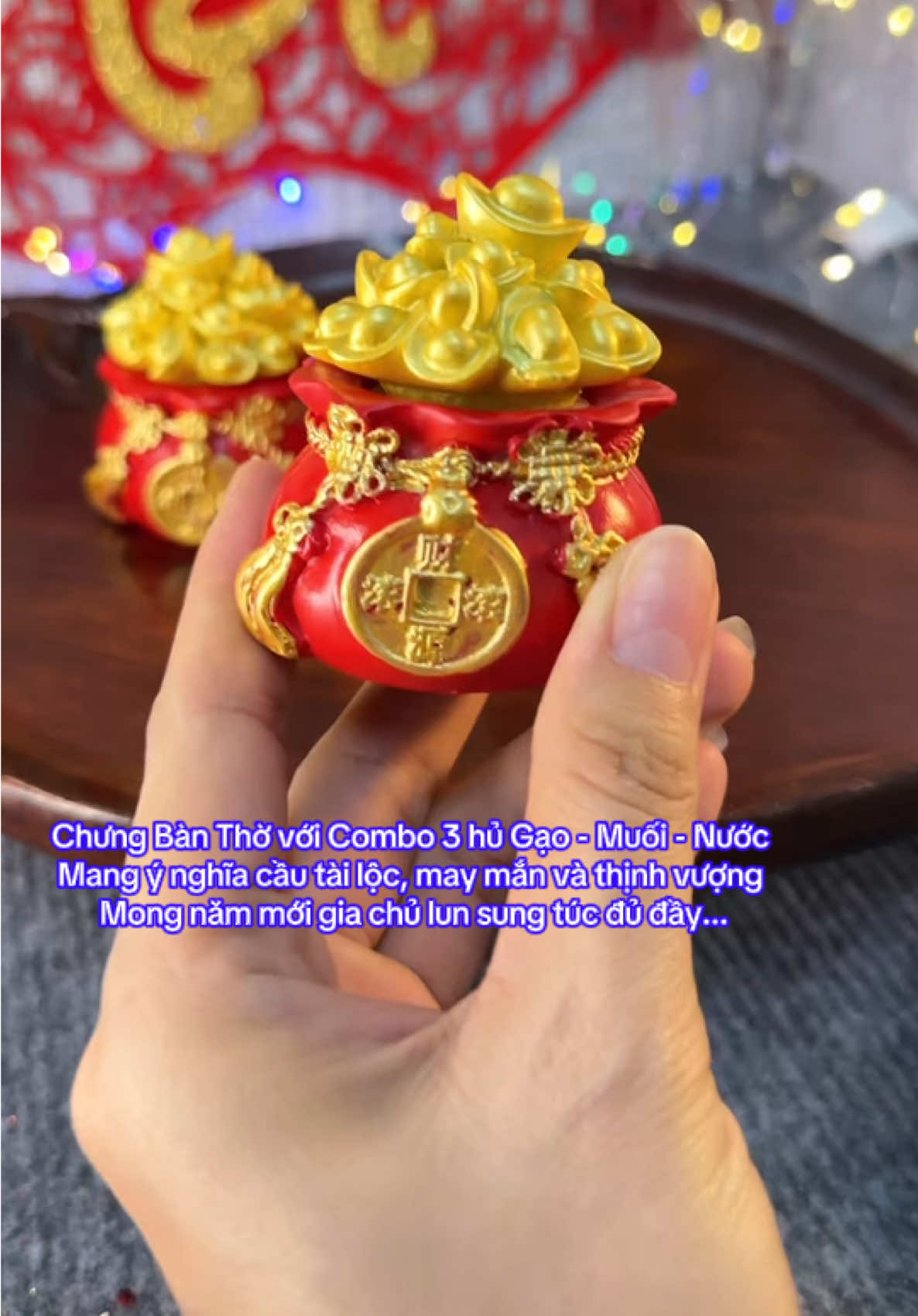 Chưng bàn thờ 3 hủ gạo muối nước mang ý nghĩa cầu Tài lộc, may mắn, thịnh vượng, gia chủ lun được sung túc đủ đầy #như_phùngg #fyp #hutailoc #combo3hutailoc #gaomuoinuoc 