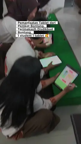 day 1 pemanfaatan tablet gratis dari Pemkot Bontang. 1 student 1 tablet  🥰