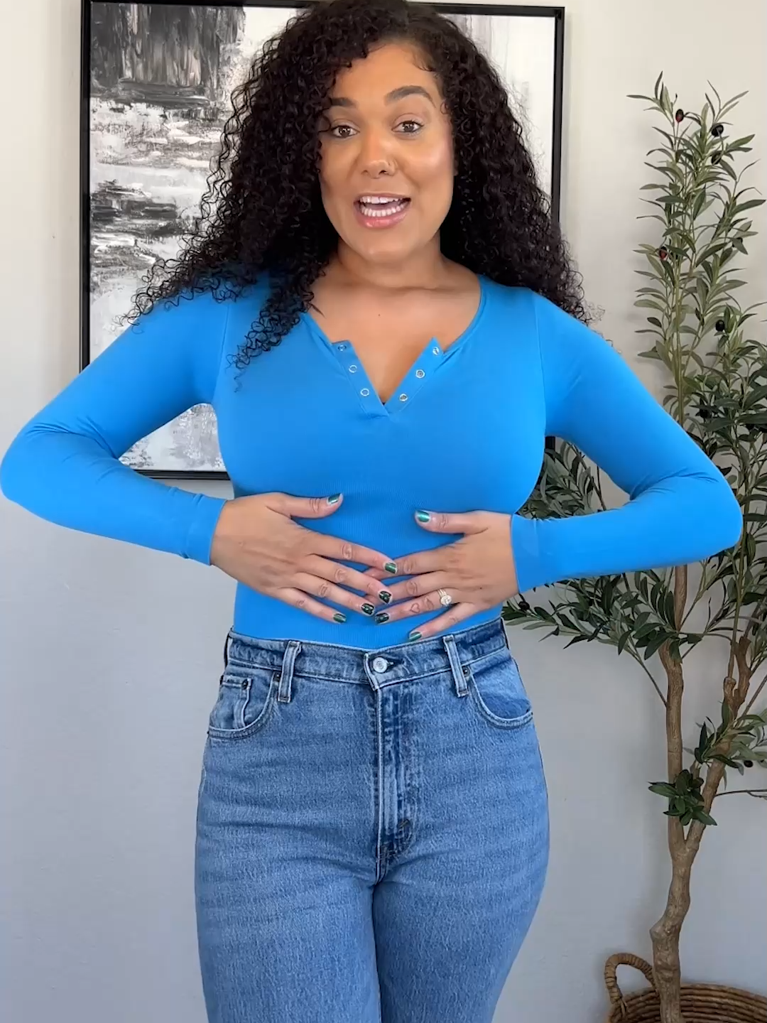 Effortless style, all-day comfort. 💙 This bodysuit hugs you in all the right places!#Popilush #LaceLove #OOTD #ShapewearBeauty