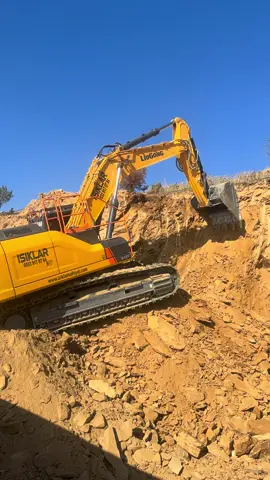 Alem Bi Mal Görsün 🦁#eksvatör #lıugong #harfiyat #beniöneçıkart #kepçe 