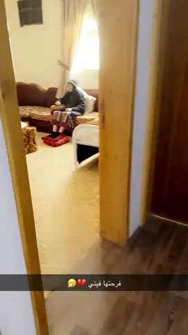 #جدتي #علوة #أبها #عسير_الهول #خميس_مشيط  نظراً لوجود مقاطع انتشرت لجدتي وعليها تعليقات بعيدة كل البعد عن الواقع فهذا هو المقطع الأصلي اللي أنا مصوره وانا كنت اعيش معها في ابها وانتقلت للرياض فكل ما اجي لابها تفرح فيني 