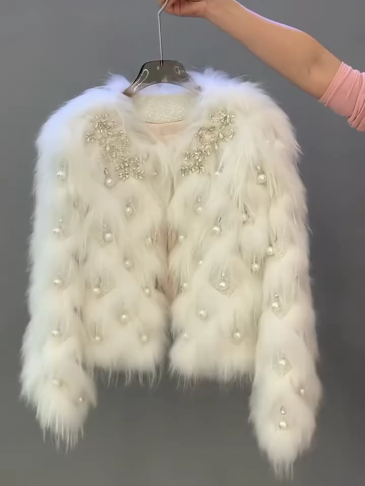 Experience winter luxury with our premium real fur jackets ❄️✨ Soft, warm & timeless — elevate your style with Zarva Fashion. 👇 Shop now before stock runs out! #ZarvaFashion #RealFurJackets #WinterFashion2025 #LuxuryStyle #WarmAndElegant #FashionReels #TikTokFashion #WinterOutfits