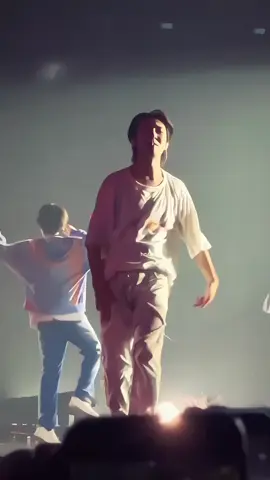 cakep bangett pliss😭😭🫵🏻👊🏻#renjun 