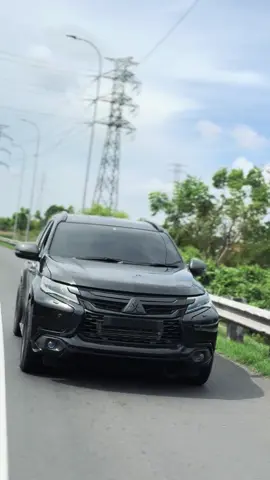 Bismillah Dijual segera Pajero 2017 CKD FULLSPEC!!!  Exterior: Velg te37 ssw Bbk brembo gt 6pot Ban sailun 255/55  Per custom Knlpot fullsys harace Hedlamp biled Foglamp biled Alis grb Stoplamp custom Engine:  Turbo f44 + waterline Intercooler flex Downpipe custom Adaptor turbo Open filter flex, ms Selang hawa Boostmeter Monsgauge Throotle control Fresh build, tinggal pakai saja. Interior fullstock rapi!! Harian tapi kencang👌🏻 Pacet mojokerto 087719062002 #pajero #pajerosport #anps #4n15 #diesel 