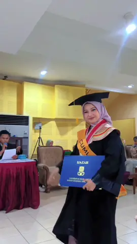 Angkatan 2023 pamit undur diri 🤝#graduate #uinsk #2025 #pasca #foryou 