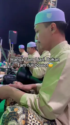 Tam cilik dolanane cah bayi nderek tampil suhu😇#majelisazzahir #majelissholawat #zahirmania #tamdonat #fyp 