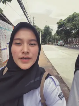 all my friends in love and i’m the one….😥