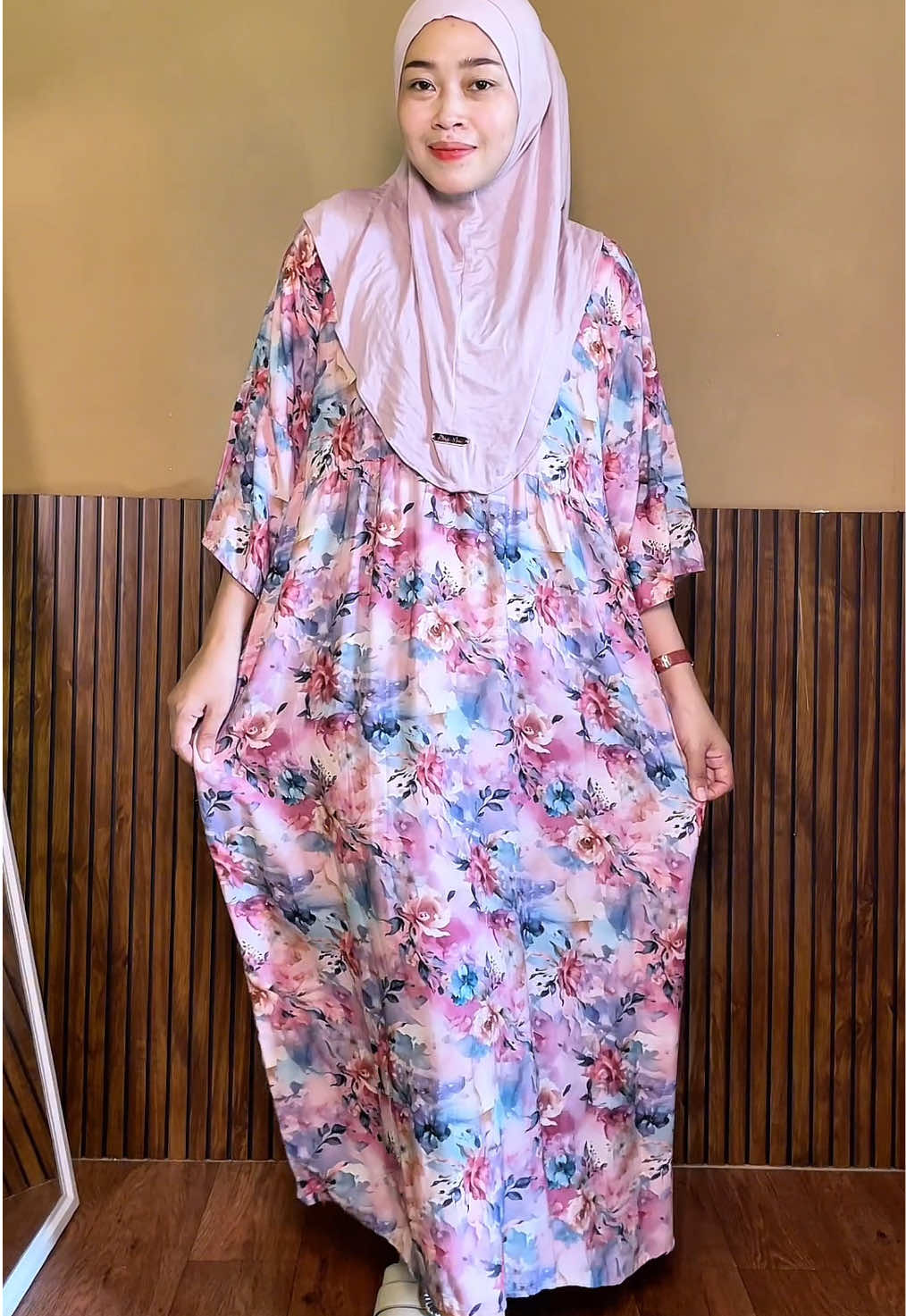 kirana nya cantik banget bund. dasternya nyaman dipakek muat bb 80kg ya bund #dasterrayon #dasterkekinian #dasterviral #dasterrayon #dressbusui 