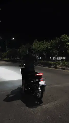 Sesekali sad kita 🫠 #vario #variomodifikasi #lednew #sadvibes🥀 #fyppppppppppppppppppppppp 