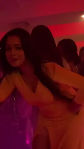 ඉල්ලුවා වගේම දුන්නා ඔන්න 😋🫣❤️#srilanka #fyp #trending #dancer 