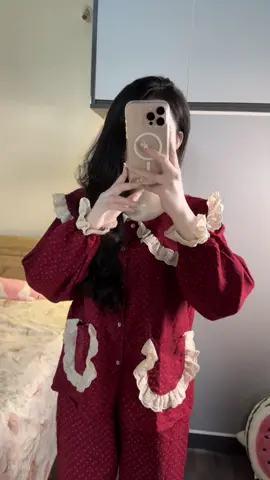 Chấm bi bèo dễ thương 