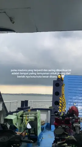 🥺🤍 #pulaumadura #quoteoftheday #senja #mendung 