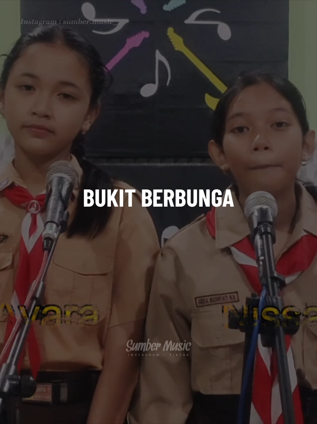 Follow : @sumber.music_ . . Song : Bukit Berbunga - Uci Bing Slamet (Cover by Avara & Nissa - Murid SMPN 1 Jombang) @ruang.musik.biroe.studio  Source : YT/Ruang Musik Biroe Jombang #bukitberbunga #liriklagu #SumberMusic #musikviral #fyp 