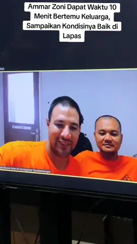 Ammar Zoni Dapat Waktu 10 Menit Bertemu Keluarga, Sampaikan Kondisinya Baik di Lapas Dalam sidang terbarunya, Ammar Zoni atau Muhammad Ammar Akbar diberi kesempatan oleh majelis hakim untuk berbicara dengan keluarganya selama 10 menit. Ibunya, Titik Haryanti, memberi pesan agar Ammar tetap berdoa dan kuat menjalani proses hukum. Ammar pun menenangkan keluarga dengan mengatakan kondisinya baik serta berterima kasih atas doa dan dukungan semua pihak. Momen haru itu menunjukkan betapa pentingnya dukungan keluarga di tengah ujian hidup yang berat. #AmmarZoni #BeritaTerkini #KabarAmmarZoni #DukunganKeluarga #SidangAmmarZoni 