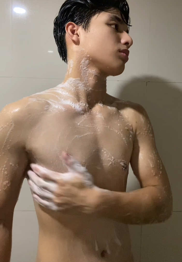 Grace your skin, let it glow✨ #fyp #bodycare 