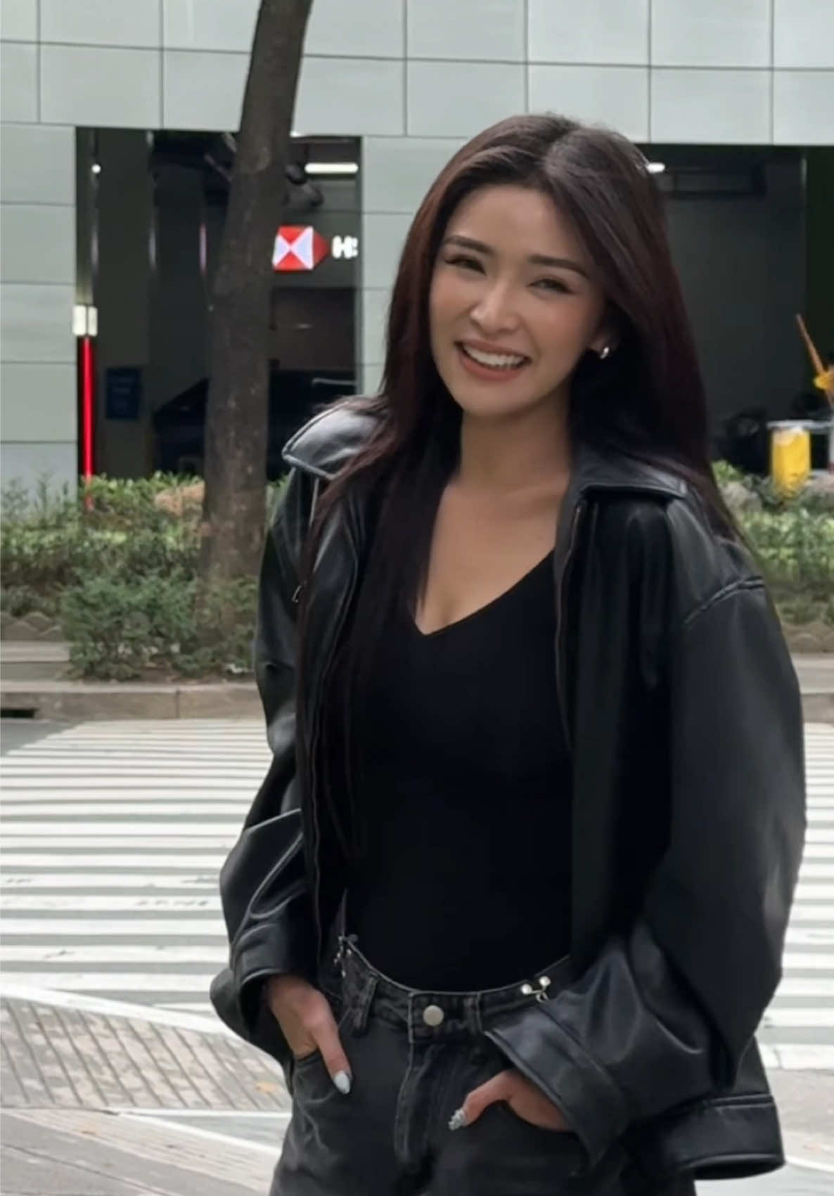 Gagawin ko ang lahat para protektahan ang aking bansa at... ikaw? Yyiieee