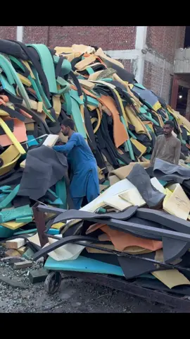 Factory Secrets: How Waste Foam Becomes a New Mattress! 🏭💥 #FoamRecycling ♻️ #MattressMaking 🛏️ #RecyclingProcess #FactoryVibes #SatisfyingProcess