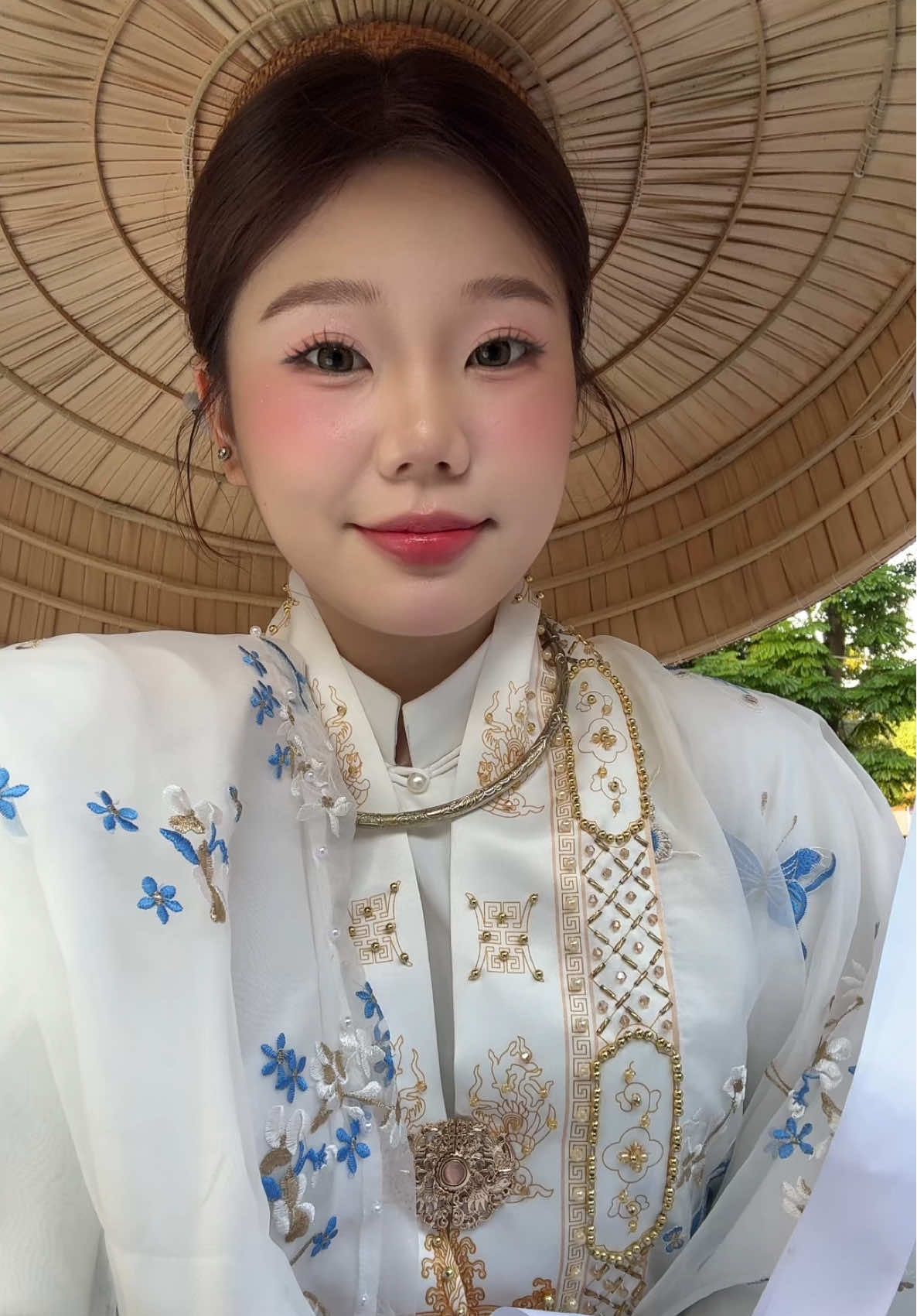 Nhỏ đó đẹp hay tui đẹp #vukhanhlinh2003 