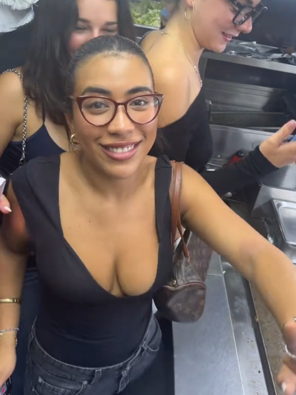 تحياتي لكل راجل محترم ربه بنتو 🥺