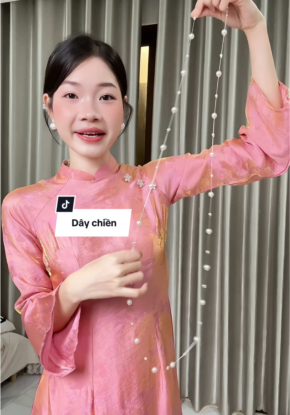 Phụ kiện dây chuyền phối áo dài mng uii 😜👌 phối váy tiệc cũg dc nè 
