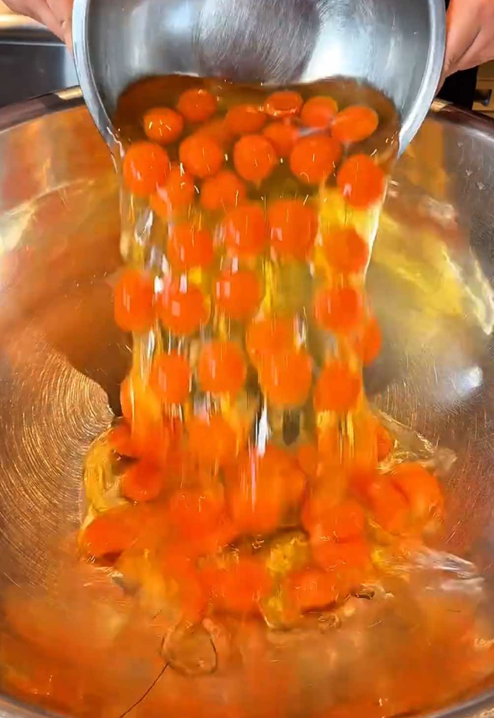 ぷるんぷるん！超巨大ブリュレプリン🍮 本日ご紹介するのは愛知県・岡崎にある 『BOOON』 オムライスで有名なさん太のオムプロさんのお店です😆 プリン好きさん必見なこだわりの卵を使った焼き色美しいブリュレプリン🥚 濃厚な味わいで1カット結構大きめだけど甘さが絶妙で最後までおいしく食べれました♪ ごちそうさまでした🙏 〰︎〰︎〰︎〰︎〰︎〰︎〰︎〰︎〰︎〰︎ 📍愛知県岡崎市上和田町森崎14 ⏰11:00～16:00、土日11:00～21:00 💤木曜 🚃岡崎駅から徒歩 18分 🚗駐車場あります 　 〰︎〰︎〰︎〰︎〰︎〰︎〰︎〰︎〰︎〰︎ #愛知グルメ  #プリン  #pudding  #sweets #japanesefood