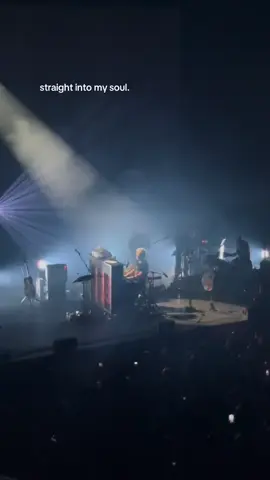 eindelijk live.. #patrickwatson #jetelaisseraisdemots #healing #amsterdam 