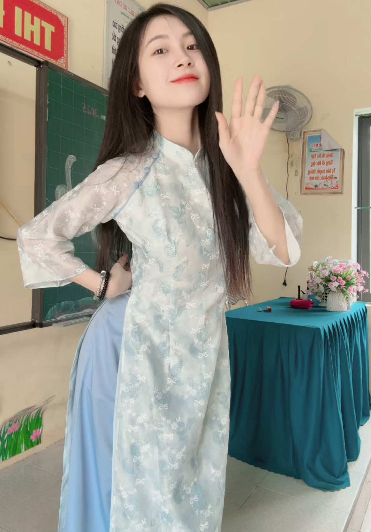 Nghe nói mệnh mộc hợp màu xanh, cỗ sắm liền bộ áo dài hợp mệnh màu xanh xinh yêu nhà @Trang Lily #codieune #cogiaotieuhoc #hocsinh 