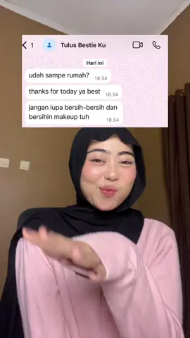 Double cleansing? Gak perlu repot! Micellar water ini bisa angkat makeup + kotoran hanya dalam sekali swipe 💦 Lembut di kulit, tapi kuat lawan debu dan minyak!
