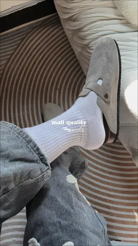 quality socks perfect for school, jogging and everything! 🥵 #socks #unisexsocks #qualitysocks #whitesocks #blacksocks 