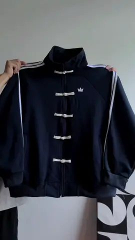 Áo khoác zip cổ cao có khuy #aokhoac #phoidoxinh #xuhuong #macdepmoingay #fypシ゚ 