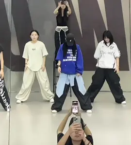 原来女生也能这么帅 #bigbang #一天一天 #alex编舞 #女生帅起来 