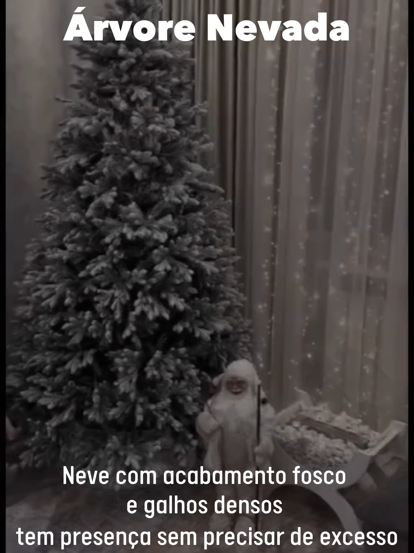 A Árvore Nevada que Todo Mundo Quer (Mas Ninguém Sabe Onde Encontrar) ✨ Essa árvore não é só “bonita”, é uma vibe. Fosca, densa, cheia de neve artificial que parece saída de um conto de inverno... e ela não precisa de 100 enfeites pra ser a estrela da sala. É minimalista, mas tem presença. Tipo aquela pessoa que entra num ambiente e todo mundo para pra olhar. Sinceramente? Se você tá procurando uma árvore que traga magia sem virar um circo, essa é a escolha perfeita. O acabamento fosco + os galhos cheios = equilíbrio entre elegância e aconchego. 👉 Link nos comentários! (E sim, eu sei que você vai querer saber onde comprar!) P.S.: Se você também ama decoração clean e sofisticada, me segue @lar.glam — toda semana tem dicas e inspirações que vão te fazer repensar sua casa. 💫 #arvorenevada #decoraçãodenatal natal2025 #casaorganizada minimalismo #decoraçãodeinverno #inspiraçãoparasuacasa #natalcomestilo arvordenatafosca #dicadecompra #viralizeIsso #festasdefimdeano