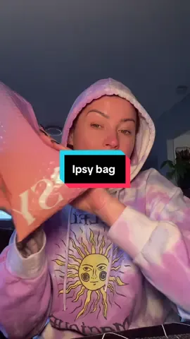 This months Ipsy bag 🥰 #ipsy #ipsybag #ipsyunboxing #ipsyglambag 