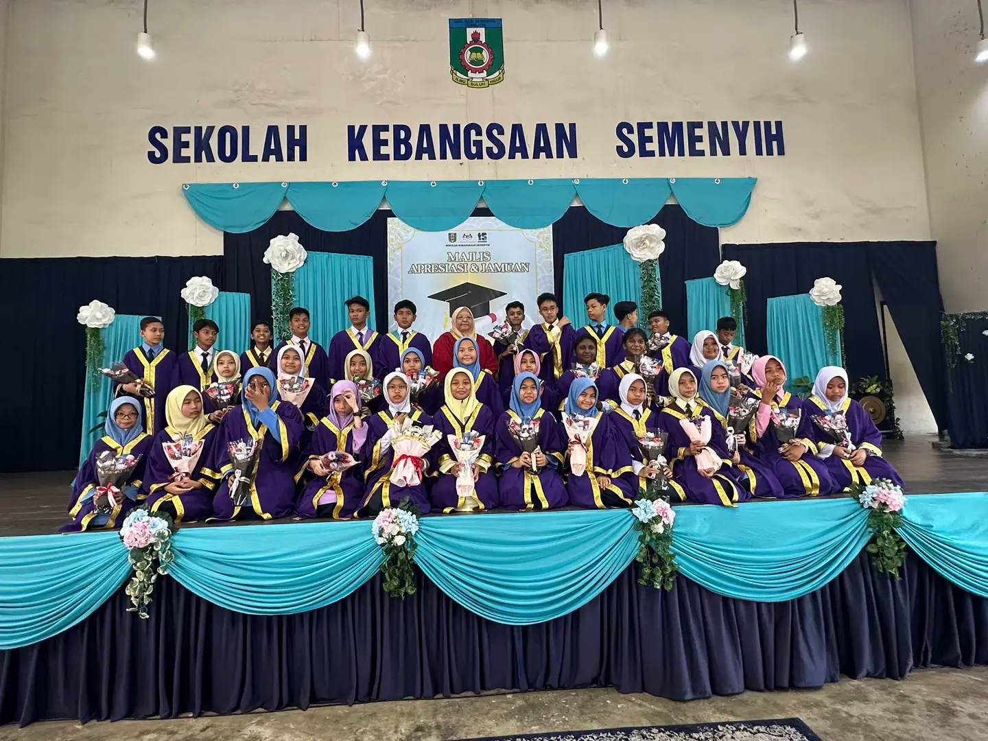 Terus melangkah anak-anak Tahun 6 / Aspirasi, Dedikasi, Efisien, Iltizam, Inovatif, Kreatif, Proaktif, Wawasan…#sksemenyih #sekasih #tahun6 