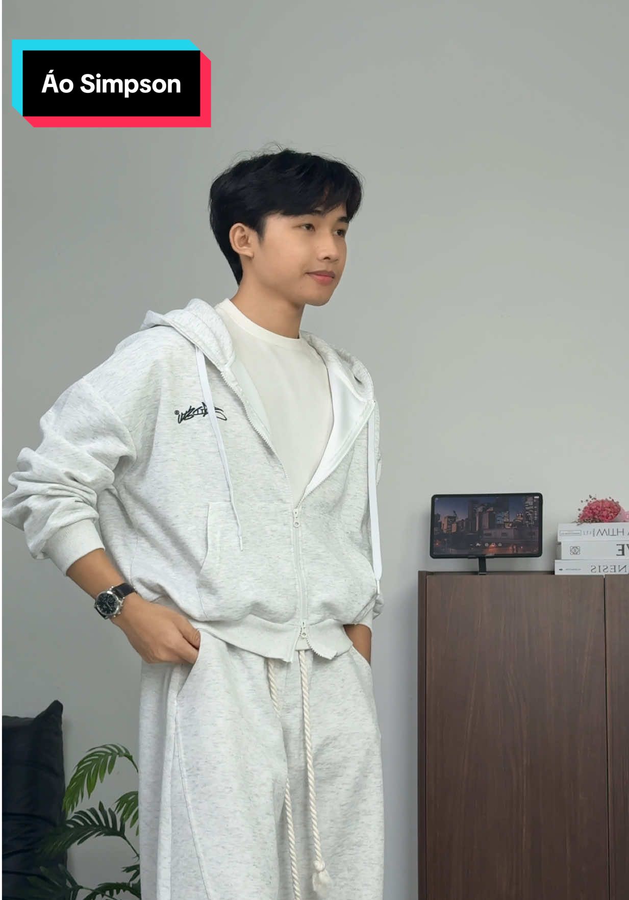 Form #hoodie crop này cũng đẹp quoá nhờ #outfit #OOTD #aokhoac #tunoutfits 