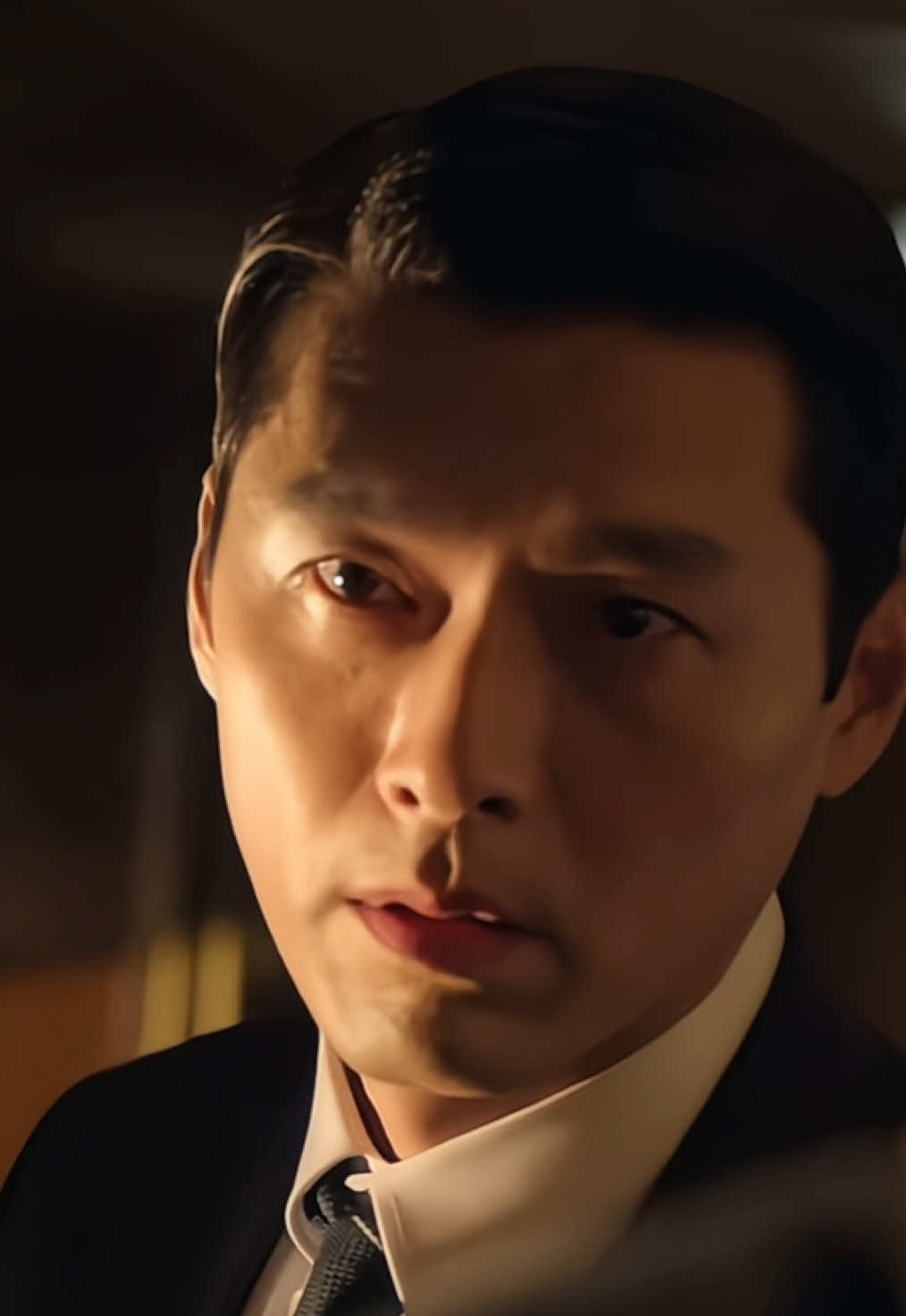 ในที่สุดพ่อก็มา #ฮยอนบิน จะมาเสริฟดราม่า-การเมืองเข้มข้นๆ ในซีรีส์ Made in Korea ซีรีส์ออริจินัล Disney+ ฟอร์มยักษ์ส่งท้ายปี กำหนดสตรีม 24 ธันวาคมนี้ โดยซีซั่นนี้มีแค่ 6 ตอนเท่านั้น รับรองดุเดือดเข้มข้นทุกวินาทีแน่นอน ซีรีส์จะติดตามการฟาดฟันกันระหว่างแบคกีแท (ฮยอนบิน) ชายผู้ทะเยอทะยาน กระหายความมั่งคั่งและอำนาจ และจางกอนยอง (จองอูซอง) อัยการผู้มีสัญชาตญาณดุจสัตว์ป่าและความมุ่งมั่นอันน่าเกรงขาม ที่เหตุการณ์จะเกิดขึ้นในปี 1970 #hyunbin #madeinkorea #kdrama #ซีรีส์เกาหลี   