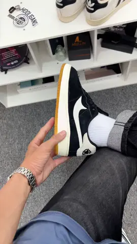 Ganteng ni cuy 🥶🥶 #sepatusneakers #localbrand #sepatumurah #sepatupria 