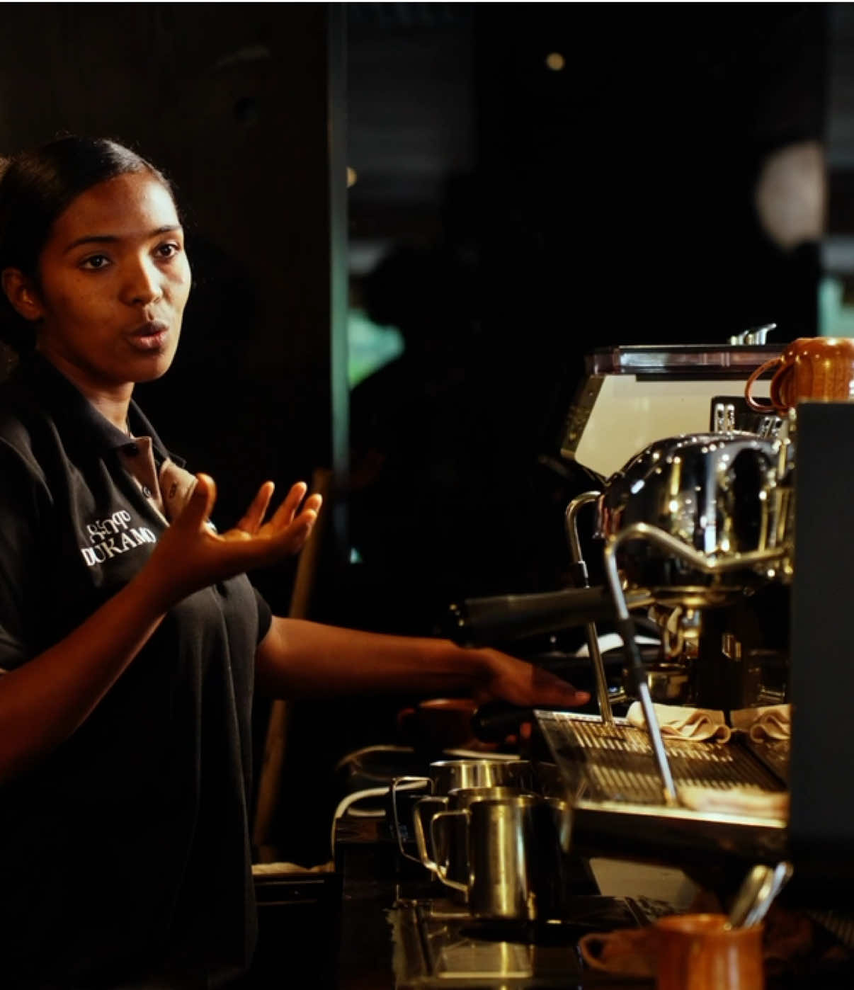 Did you know ‘espresso’ is an Italian word meaning ‘pressed out’? It’s all about precision, from the exact grind to the perfect dose, ensuring every drop is rich and flavorful. Every little detail makes a difference in crafting the perfect cup of coffee.  . . . . . . #Espresso #CoffeeLover #DukamoCoffee #PrecisionBrew #CoffeeFacts   