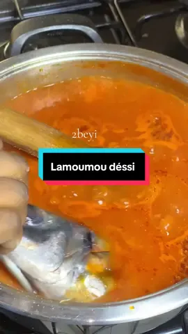 Sauce tomate au poisson accompagné du riz c’est tokpooo👌#viralvideos #pourtoii #riz @# 11 septembre 👸❤️🍫 @butterskinfly 