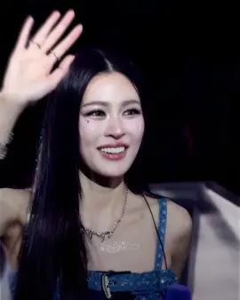 dựt dựt xong ra luôn 😔🤌🏻 #linglingkwong #lingorm #lo_frv 