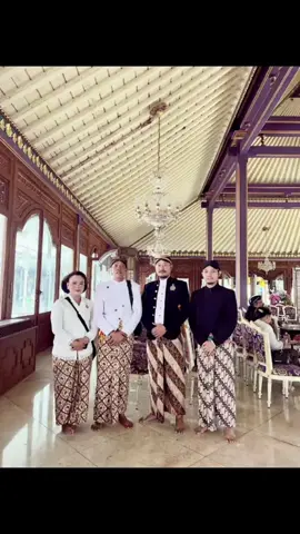 wilujeng jummenengan RAJA KRATON SUROKARTO HADININGRAT KAPING XIV KGPAA GUSTI HANGGABEHI dinten Kemis SURYO 13 THN DAL 2025 salam santun KMT SRI SEKAR KEDATHON SOLO SURAKARTA HADININGRAT MATUR SEMBAH NUWUN🙏🏻🙏🏻#fyp #rajakratonsolo #viral #jawatengah 